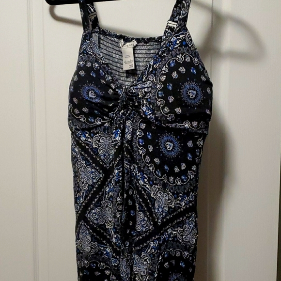 Flattering tank - Picture 1 of 4